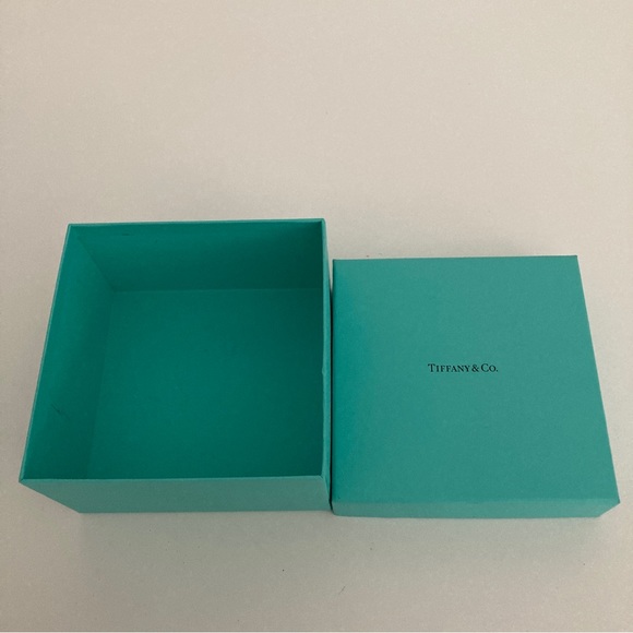 TIFFANY & CO. Authentic empty box - Picture 2 of 7